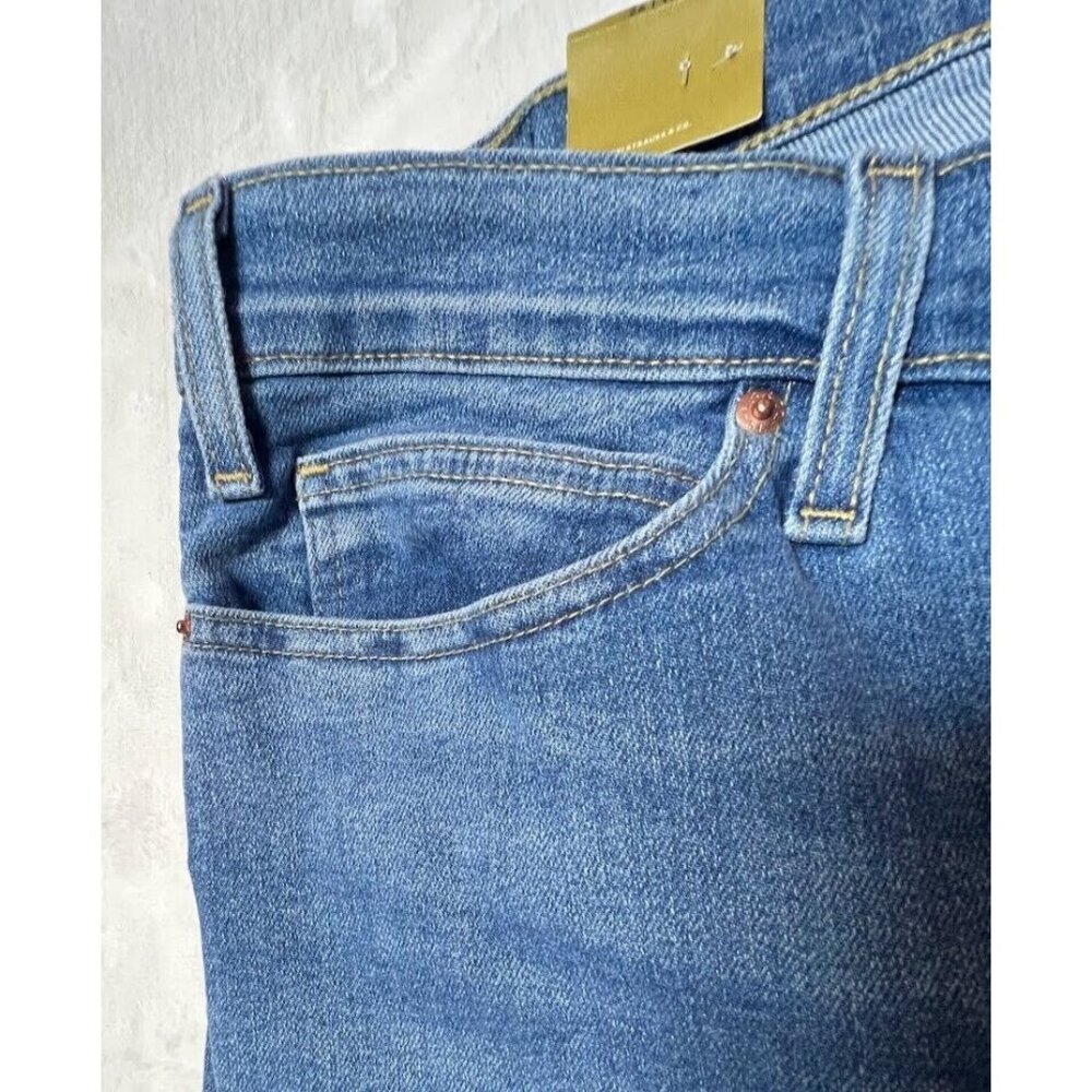 Womens Levis High Waisted Mom Ripped Jeans Size 26x38 - Picture 5 of 16